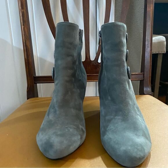 Vaneli Gray Suede Button Booties Round Toe - Picture 2 of 12
